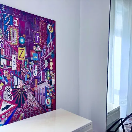 Dante Sole, Centro, Cagliari, Sardinia Apartment
